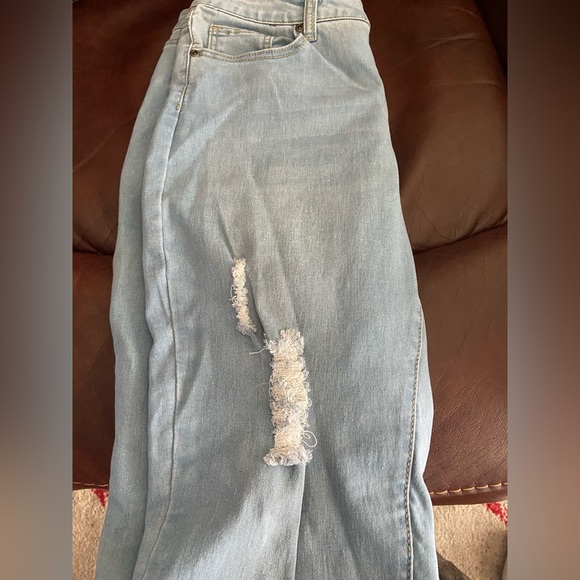 Light wash skinny jeans - Picture 2 of 5